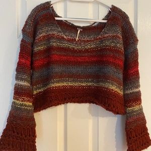 Adorable Free People cropped sweater size small